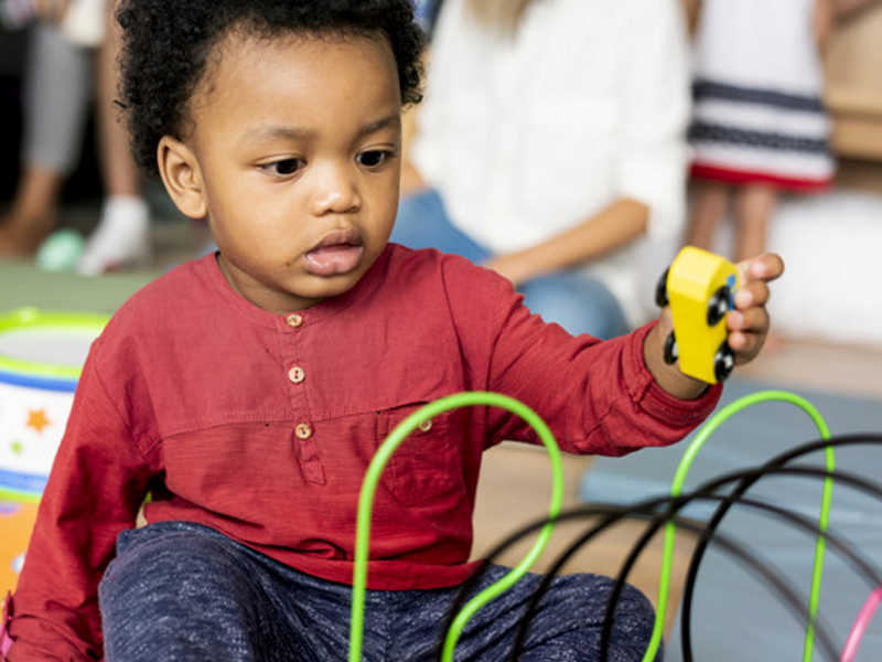 Nossa escolinha busca tornar o Berçário uma extensão da casa do bebê. A estrutura é ampla e acolhedora, especialmente planejada para atender todas as necessidades básicas das crianças de 1 ano e 4 meses a 2 anos.